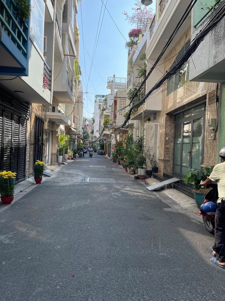 Chính chủ : bán nhà đường Trường Sa, Quận Phú nhuận , dt : 46m2 Nhà bán: DT 46m2(DTXD 138m2)