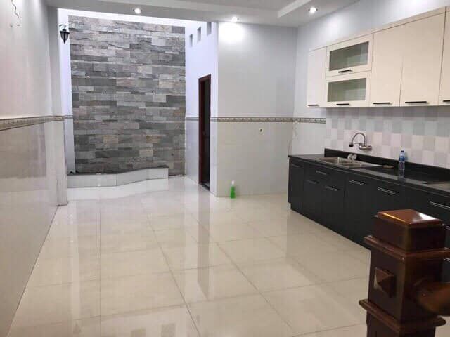 BÁN NHÀ ĐẸP Ở LIỀN XE HƠI NGỦ TRONG NHÀ 1/ Trường Chinh/ Quận 12 Giá: 7 tỷ thương lượng chủ