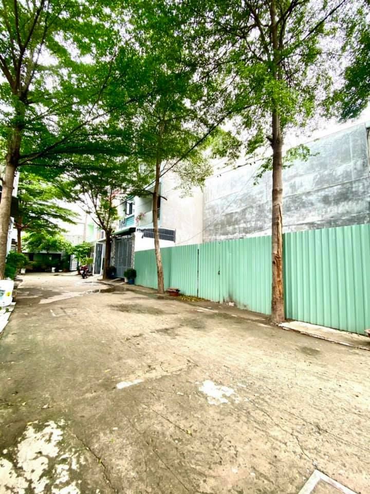 BÁN LÔ ĐẤT GÓC MẶT TIỀN SIÊU ĐẸP GIÁP GÒ VẤP NGAY NGÃ TƯ GA CÁCH NHÀ HÀNG DU LỊCH BẾN XƯA 800m