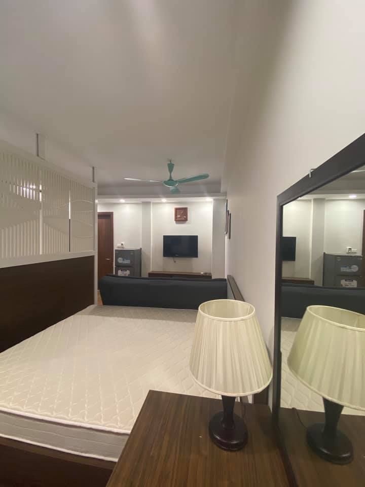Cho Thuê căn studio Ngõ 445 Lạc Long Quân Tây Hồ Diện tích 30m2 Nội thất điều hoà nóng lạnh