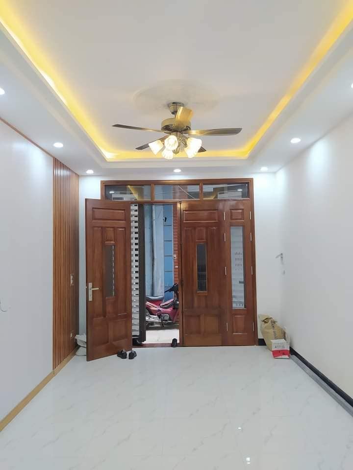 Bán nhà quận Thanh Xuân Khu vực trọng điểm phát triển Nhà mới tinh Ngõ thông thoáng Giá 3.5 tỷ