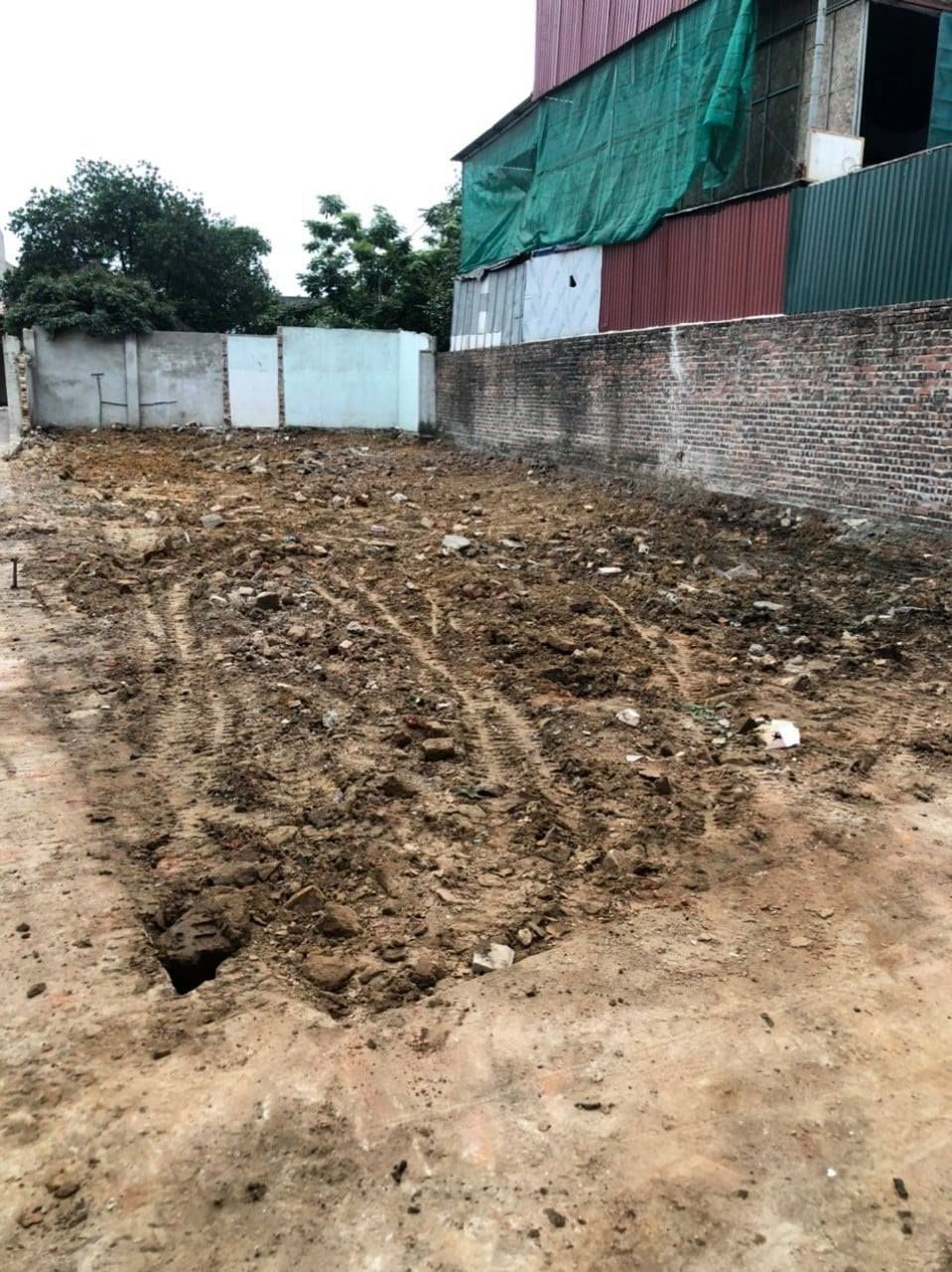 CHÍNH CHỦ CẦN BÁN ĐẤT KCN QUẾ VÕ 3 THÔN LỰA VIỆT HÙNG, QUẾ VÕ. LH: 083 988 3235 Diện tích 200m2.
