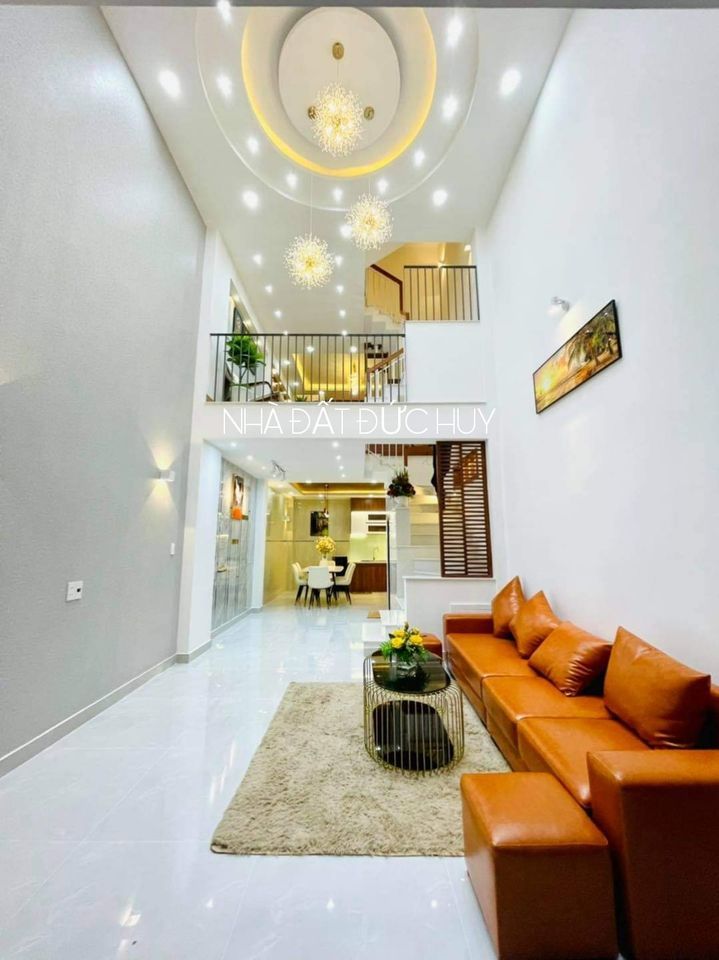 Bán nhà sau căn mặt tiền p11 Gò Vấp DT Khủng 4 x 13m đúc 1 lững 3 lầu sân thượng trước sau