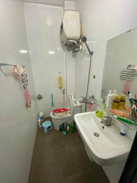Nhà 3 tầng dân xây ngõ đường Hàn Thuyên gần trường, chợ, các sở ban ngành của Tỉnh