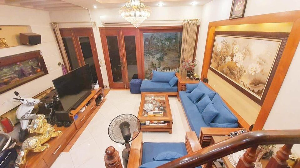 NHÀ ĐẸP HOÀNG QUỐC VIỆT PHÂN LÔ Ô TÔ TRÁNH KINH DOANH VĂN PHÒNG THÔNG SỐ HOA HẬU, SỔ VUÔNG