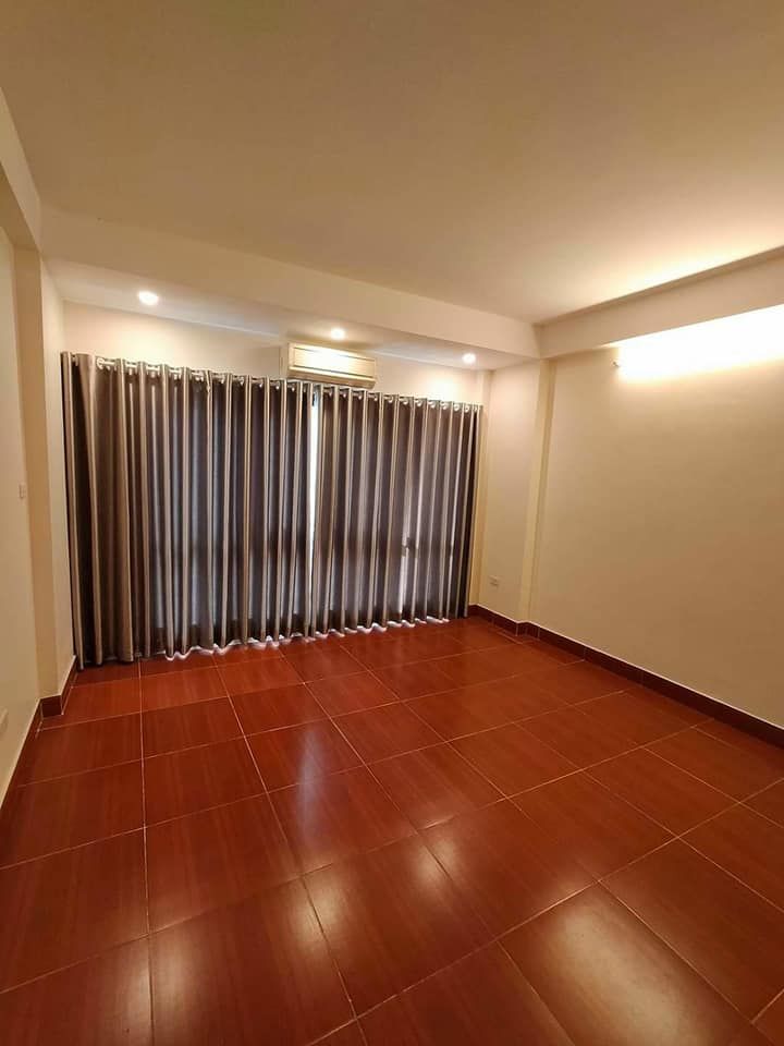 Gia đình cần bán gấp nhà phố Hồng Mai 35m2, trung tâm Hai Bà Trưng, nhà đẹp ở ngay, giá rẻ