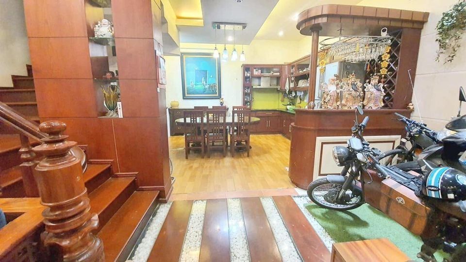 NHÀ ĐẸP HOÀNG QUỐC VIỆT PHÂN LÔ Ô TÔ TRÁNH KINH DOANH VĂN PHÒNG THÔNG SỐ HOA HẬU, SỔ VUÔNG