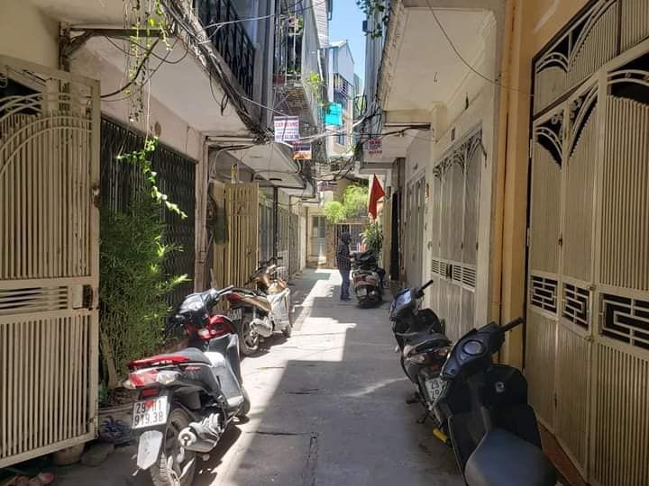 Gia đình cần bán gấp nhà phố Hồng Mai 35m2, trung tâm Hai Bà Trưng, nhà đẹp ở ngay, giá rẻ