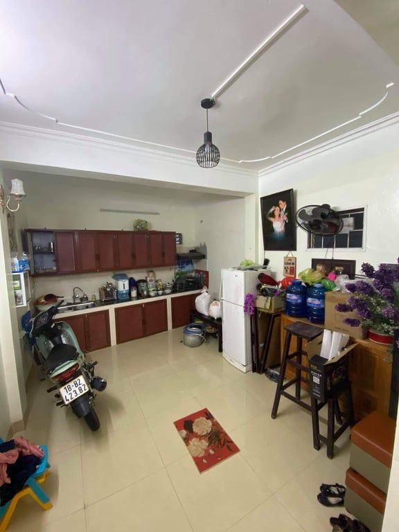 Nhà 3 tầng dân xây ngõ đường Hàn Thuyên gần trường, chợ, các sở ban ngành của Tỉnh