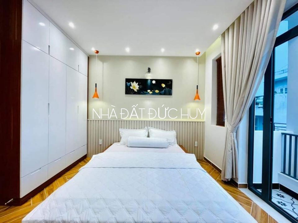 Bán nhà sau căn mặt tiền p11 Gò Vấp DT Khủng 4 x 13m đúc 1 lững 3 lầu sân thượng trước sau