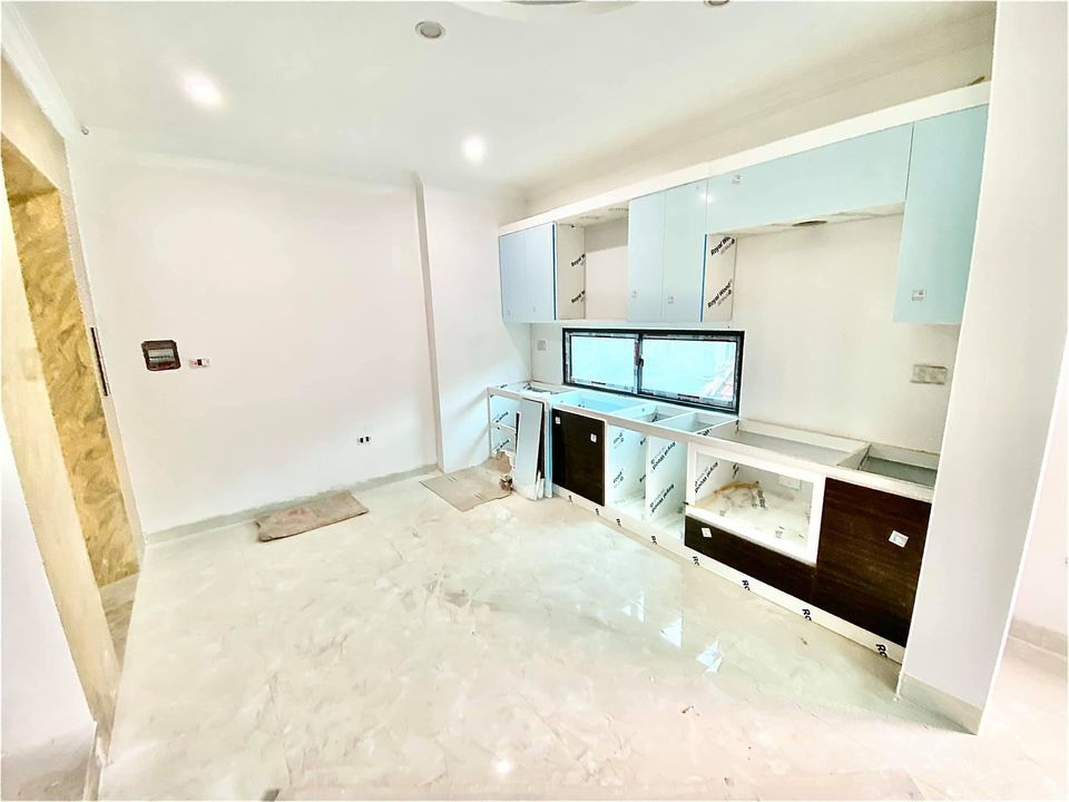 Bán nhà Cầu Giấy 45m2 7 tầng mặt tiền 4,8m Nhà vip nhất khu Đang trong quá trình hoàn thiện