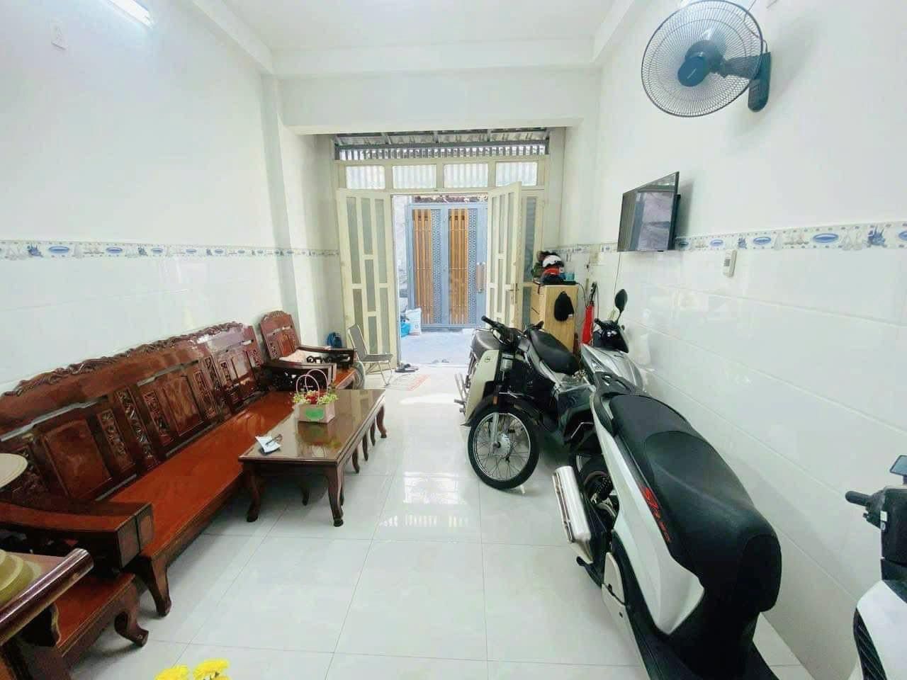 Bán nhà shr 46m2-3tang Nguyễn Duy Cung Gò Vấp - hẻm Kiamoning- gần Emart - 4 tỷ nhỉnh 0932030061