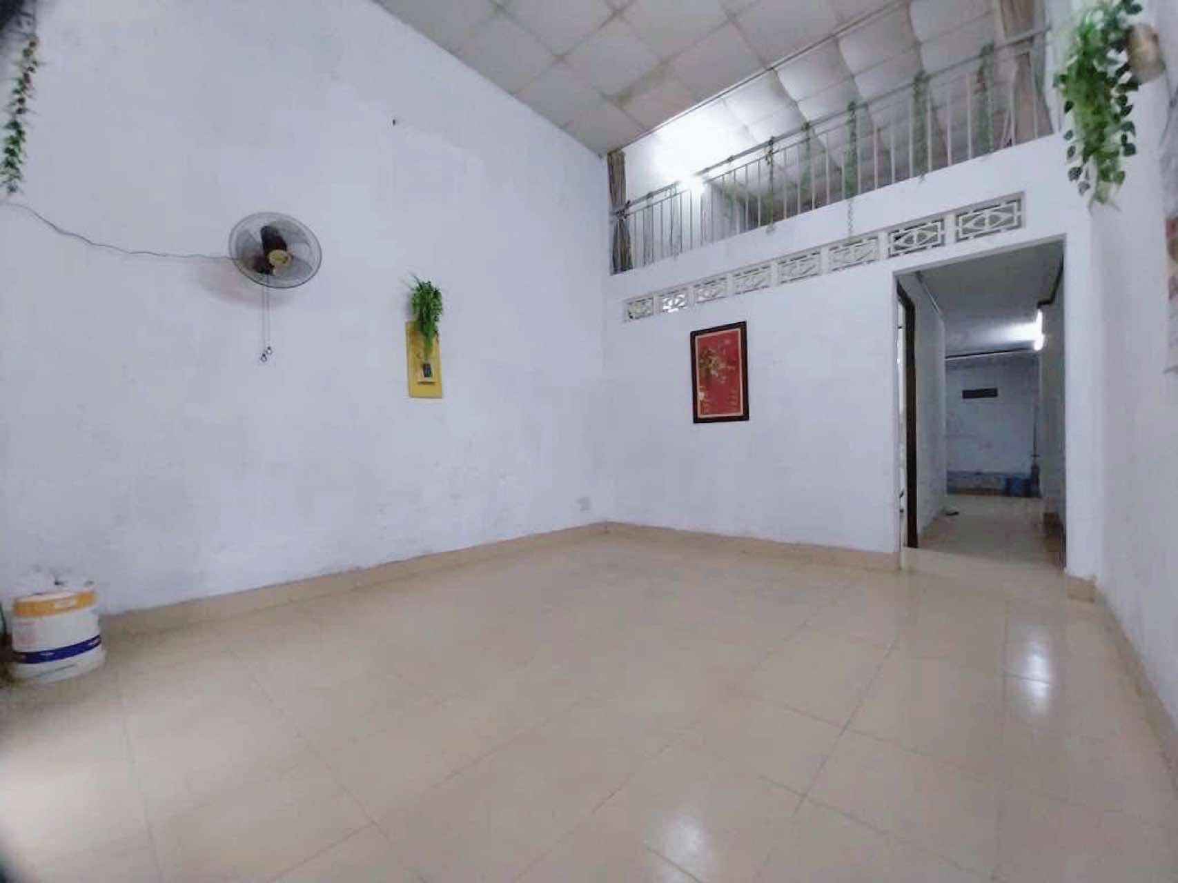 Bán nhà cấp 4 có lửng 56m2 ( 4*15 ) sát mt Hà Thị Khiêm Q12 , hẻm 3 gác - 3,8 tỷ 0932030061
