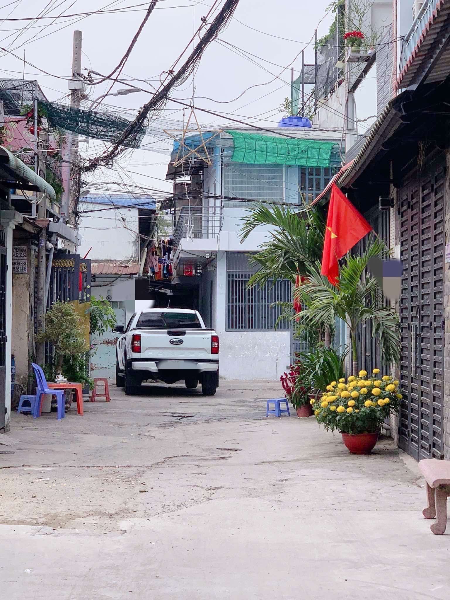 Bán nhà hxh 88m2-2tang Bùi Văn Ngữ Q12 , sát chợ Ngã 3 Đông Quang , 5 tỷ nhỉnh 0932030061