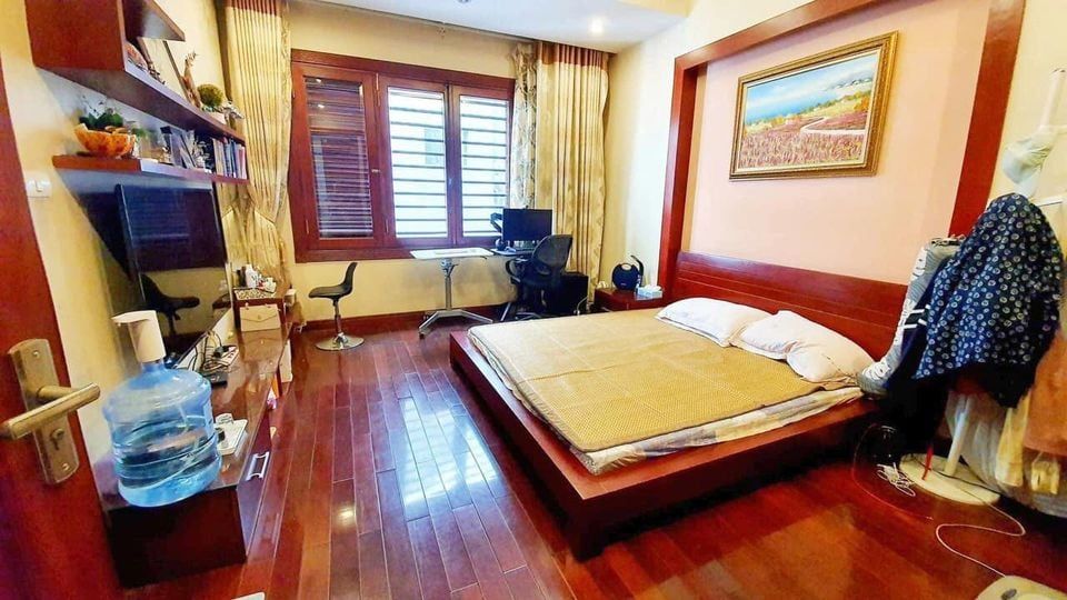 NHÀ ĐẸP HOÀNG QUỐC VIỆT PHÂN LÔ Ô TÔ TRÁNH KINH DOANH VĂN PHÒNG THÔNG SỐ HOA HẬU, SỔ VUÔNG