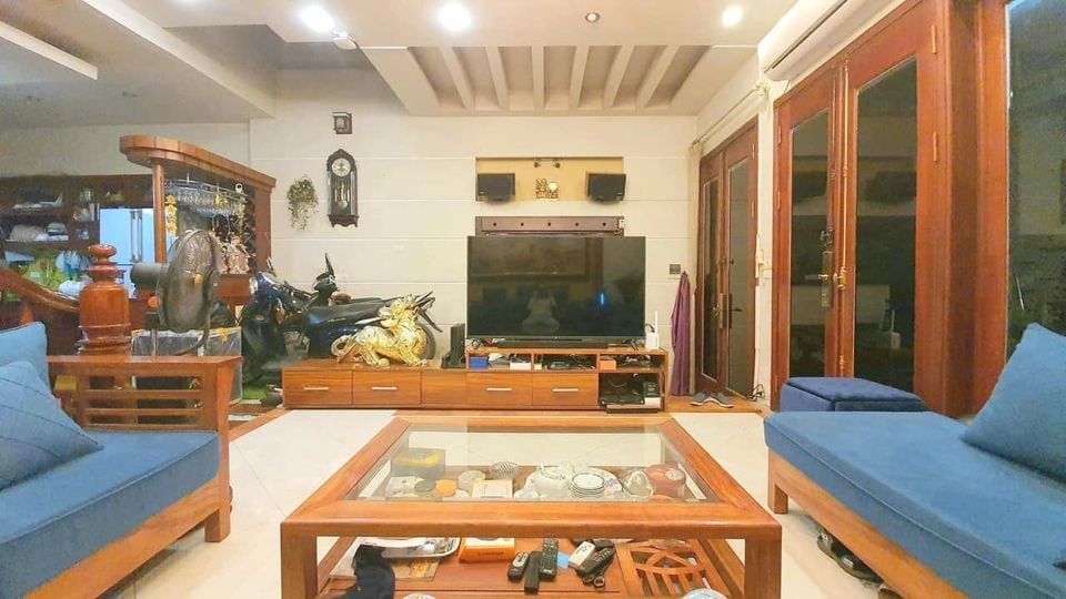 NHÀ ĐẸP HOÀNG QUỐC VIỆT PHÂN LÔ Ô TÔ TRÁNH KINH DOANH VĂN PHÒNG THÔNG SỐ HOA HẬU, SỔ VUÔNG