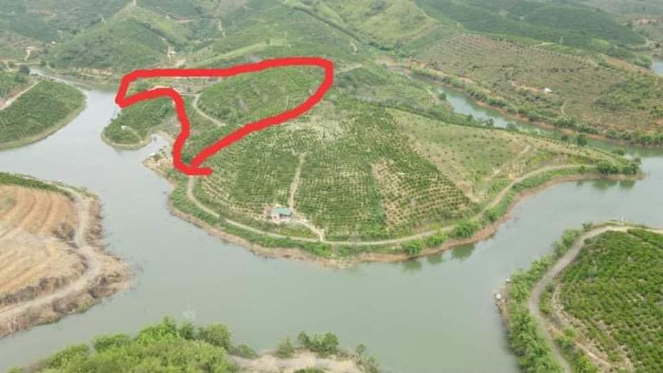 ĐAM RÔNG- LÂM ĐỒNG Đất giáp hồ tuyệt đẹp, đường giữa đất ,xe hơi tới đất vivu