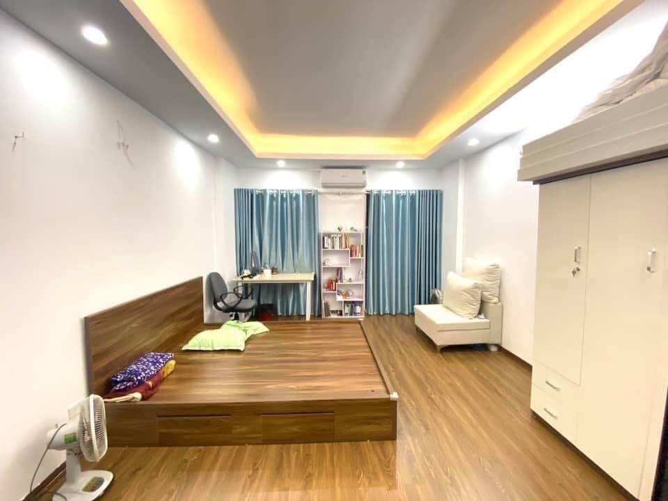 Chủ nhà cần bán gấp nhà ở phố Thọ Lão, gần Lò Đúc và Nguyễn Công Trứ, Trung tâm Quận Hai Bà Trưng.