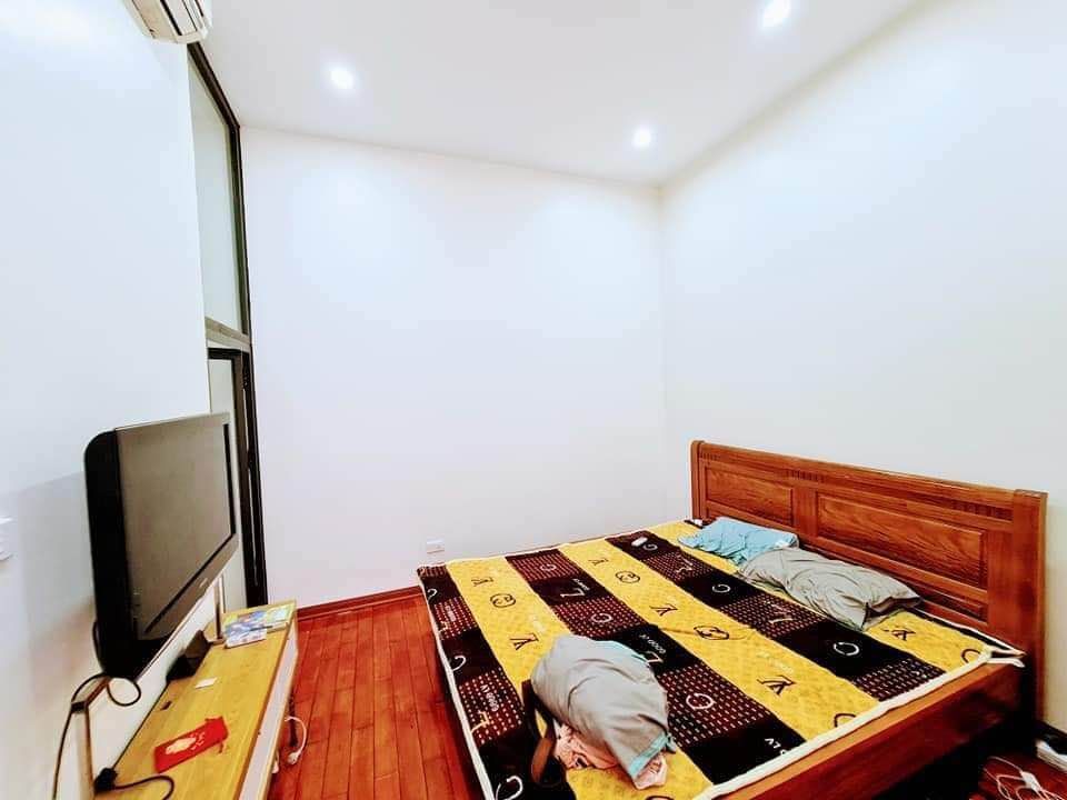 Bán nhà đẹp Bằng Liệt Hòng Mai 4 Tầng Giá 2t35 Tỷ .ô tô đỗ cửa T1 Phòng khách
