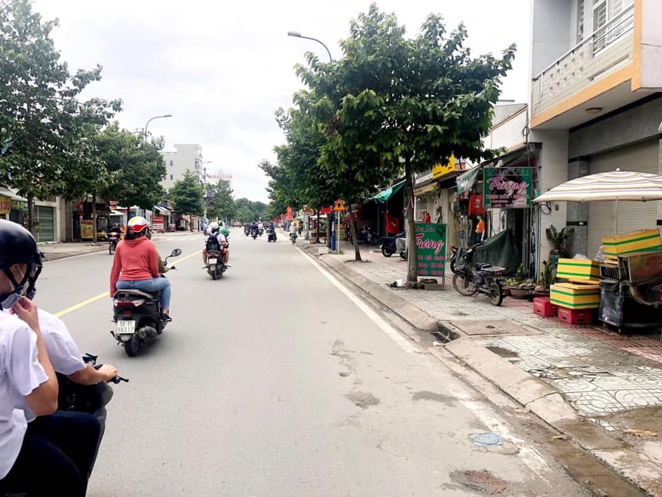 BÁN GẤP NHÀ C4 GẦN ĐƯỜNG LÊ THỊ HÀ và SONG HÀNH QUẬN HỐC MÔN Diện tích 144m2, khu mua bán sầm uất