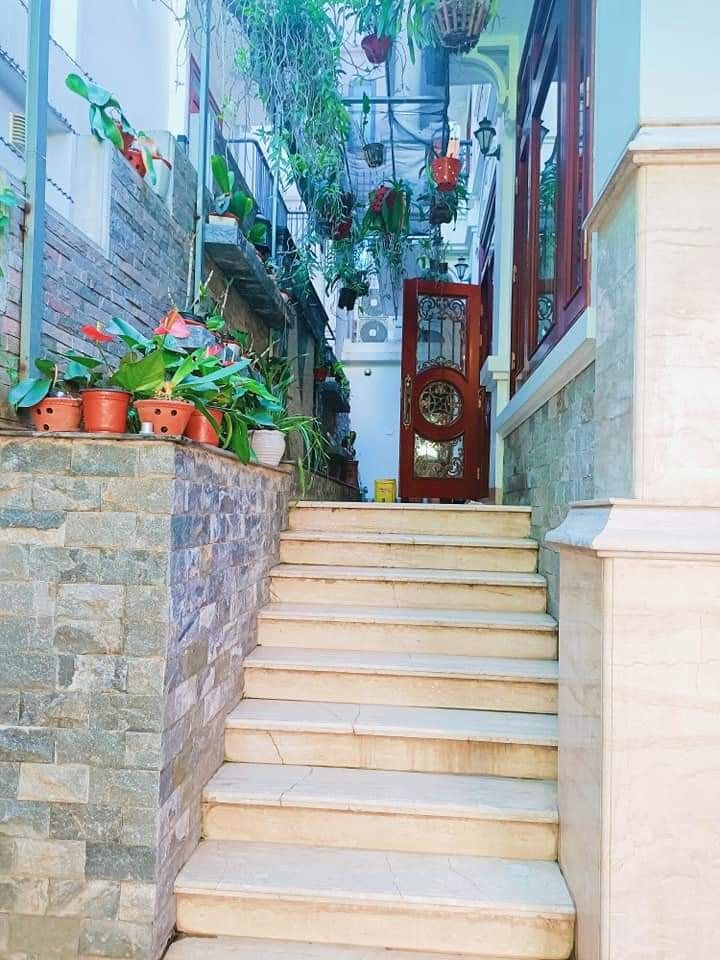 BÁN BIỆT THỰ SANG TRỌNG 150M2, 5 TẦNG, MT 10M2 - ĐẲNG CẤP - HIẾM - LÕI HAI BÀ TRƯNG - HẠ TẦNG 4.0