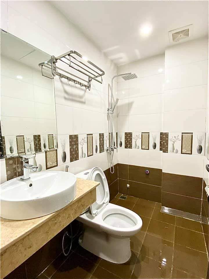 NHÀ MỚI - 20M RA HỒ TÂY - 20M RA PHỐ - VỊ TRÍ VÀNG - CỰC KÌ HIẾM Diện tích 45m2, nhà mới xây 5 tầng