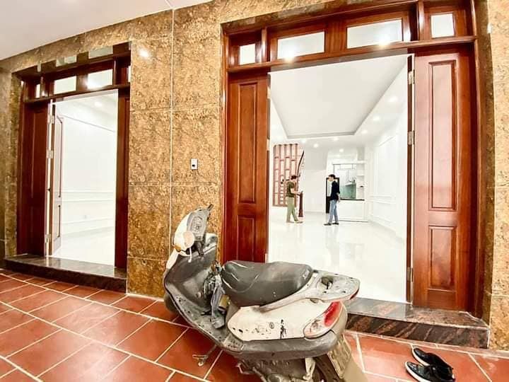 NHÀ MỚI - 20M RA HỒ TÂY - 20M RA PHỐ - VỊ TRÍ VÀNG - CỰC KÌ HIẾM Diện tích 45m2, nhà mới xây 5 tầng