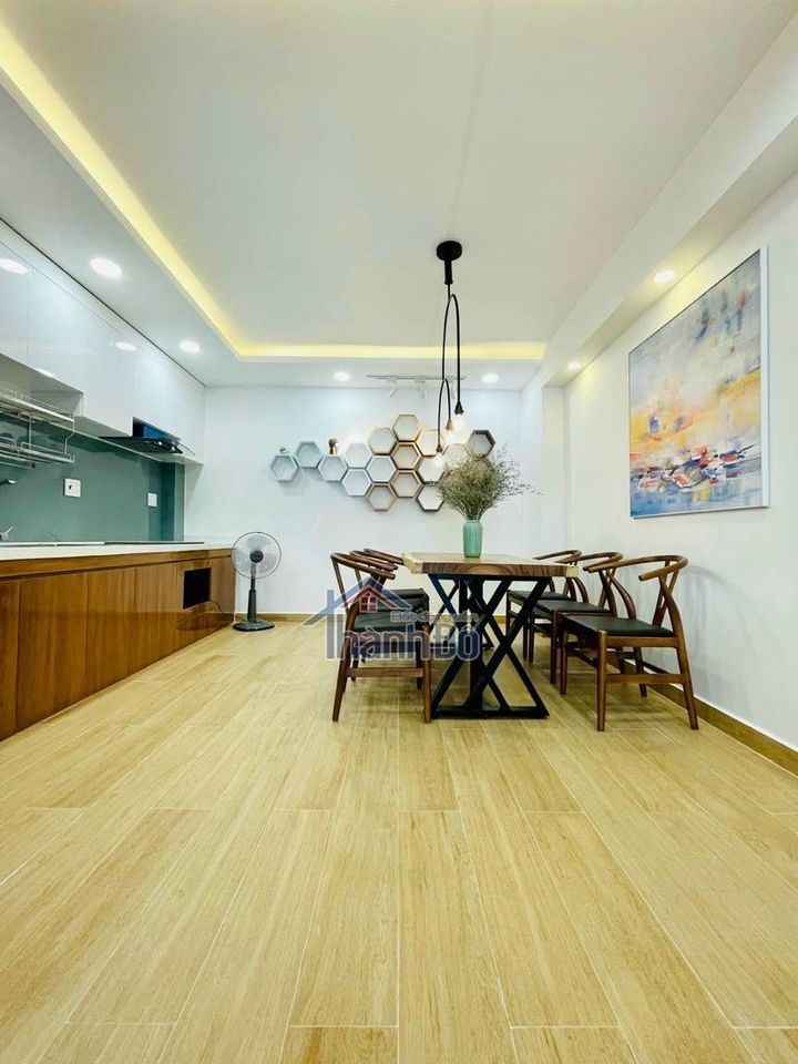 NHÀ PHỐ HIỆN ĐẠI NGAY TRUNG TÂM P9 GÒ VẤP - NHÀ FULL NỘI THẤT. - Diện tích : 4M x 14M