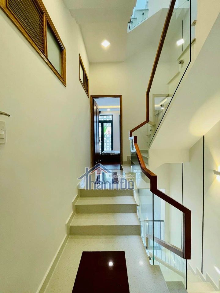 NHÀ PHỐ HIỆN ĐẠI NGAY TRUNG TÂM P9 GÒ VẤP - NHÀ FULL NỘI THẤT. - Diện tích : 4M x 14M