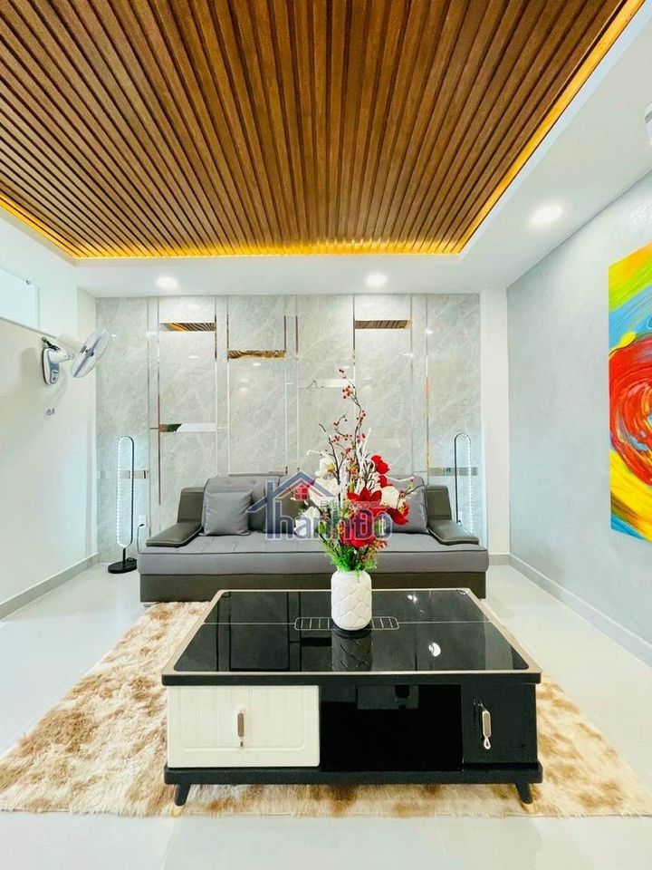 NHÀ PHỐ HIỆN ĐẠI NGAY TRUNG TÂM P9 GÒ VẤP - NHÀ FULL NỘI THẤT. - Diện tích : 4M x 14M