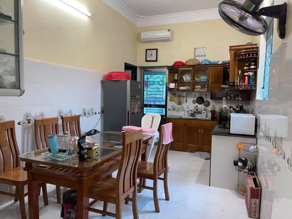 Gia đình chuyển về thủ đô nên có nhu cầu bán nhà đất tại phố 1, phường thanh trường, đường rộng 7m