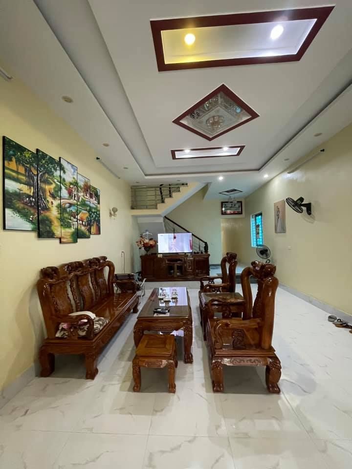 Gia đình chuyển về thủ đô nên có nhu cầu bán nhà đất tại phố 1, phường thanh trường, đường rộng 7m