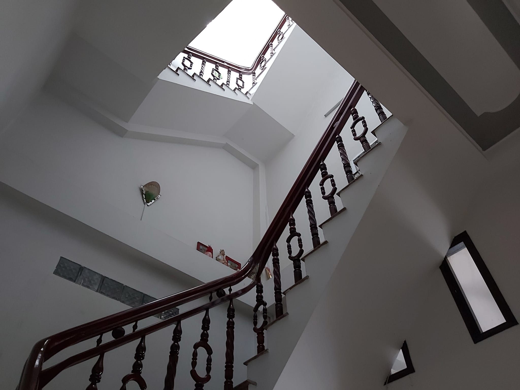 Cần ra nhà 3 tấm 2 mặt tiền nhà đã hoàn công đường Hồ Thị Kỷ P5 Diện tích 3,42x10,20