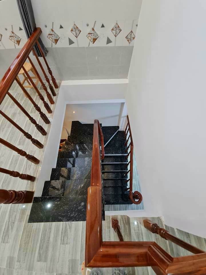 Bán căn nhà Mỹ Long mới cât đẹp giá mềm cho khách thiện chí trong TếtHẻm Thoại Ngọc Hầu, đường 4m
