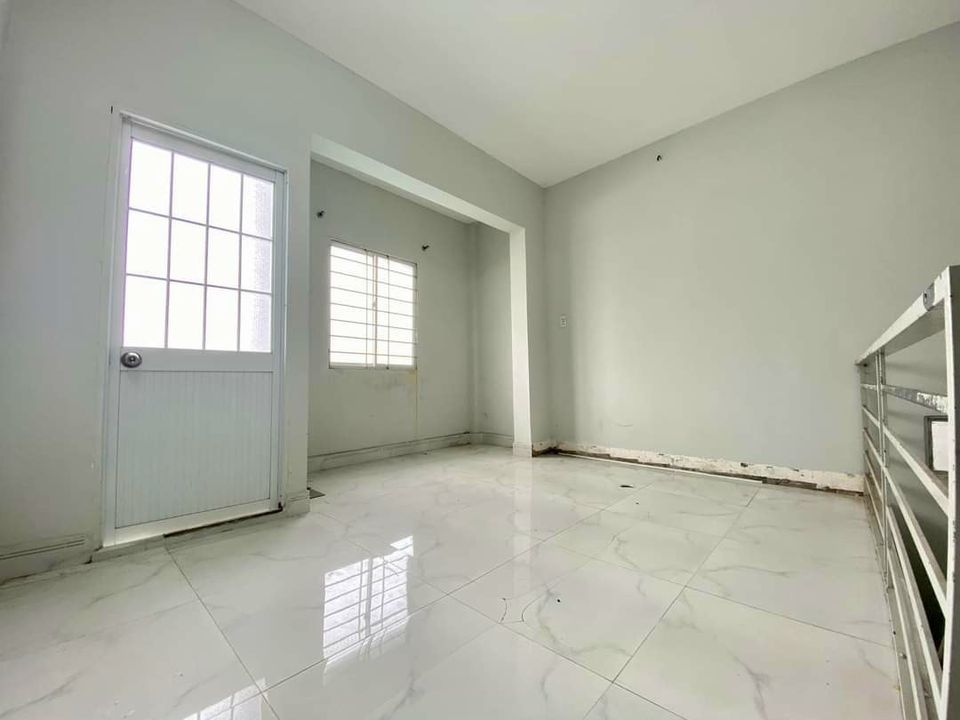Bán nhà Nhà Bè SHR xe hơi đậu trước cửa hẻm 1886 Huỳnh Tấn Phát thị trấn Nhà Bè DT 4.35m*7.5m