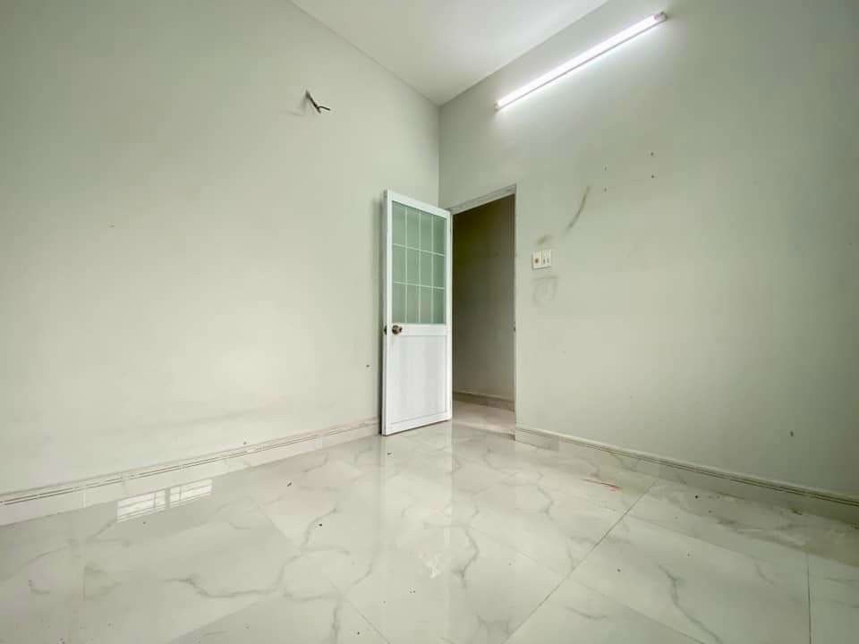Bán nhà Nhà Bè SHR xe hơi đậu trước cửa hẻm 1886 Huỳnh Tấn Phát thị trấn Nhà Bè DT 4.35m*7.5m