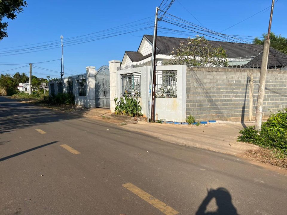 Alo chị chủ gởi bán miếng đất hoà Long cách đường nhựa 50 mét 10x36 nỡ hậu 11 có thổ cư 100m