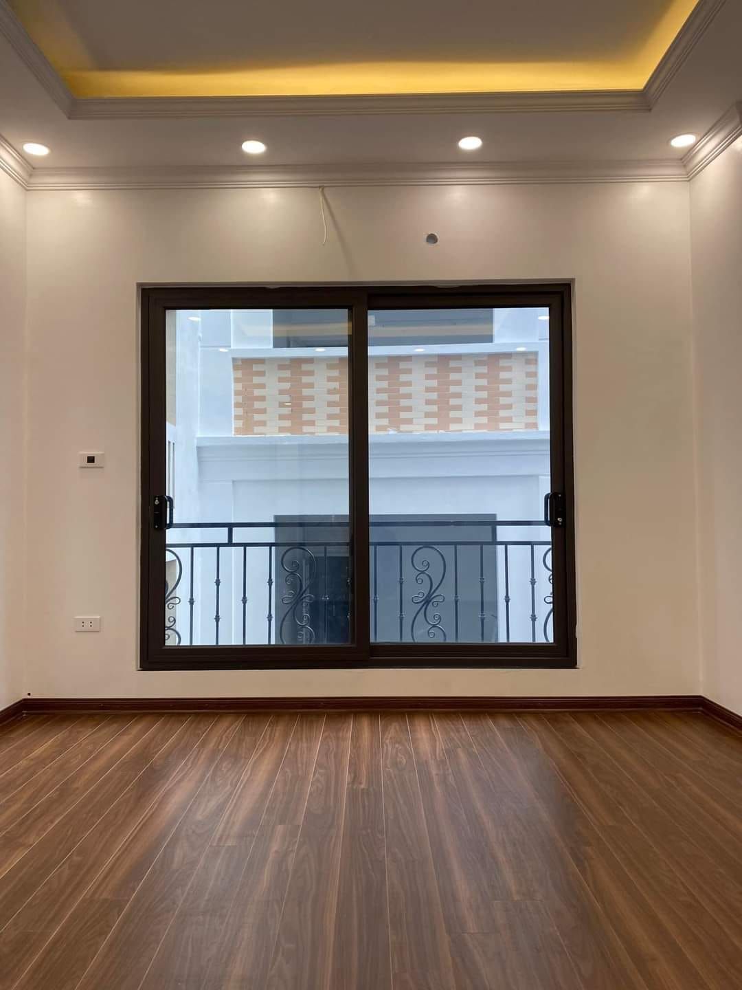 Bán nhà chính chủ quận Thanh Xuân Ô tô qua nhà DT 45m2 MT 3.8m Anh chị vui lòng LH 0977752057