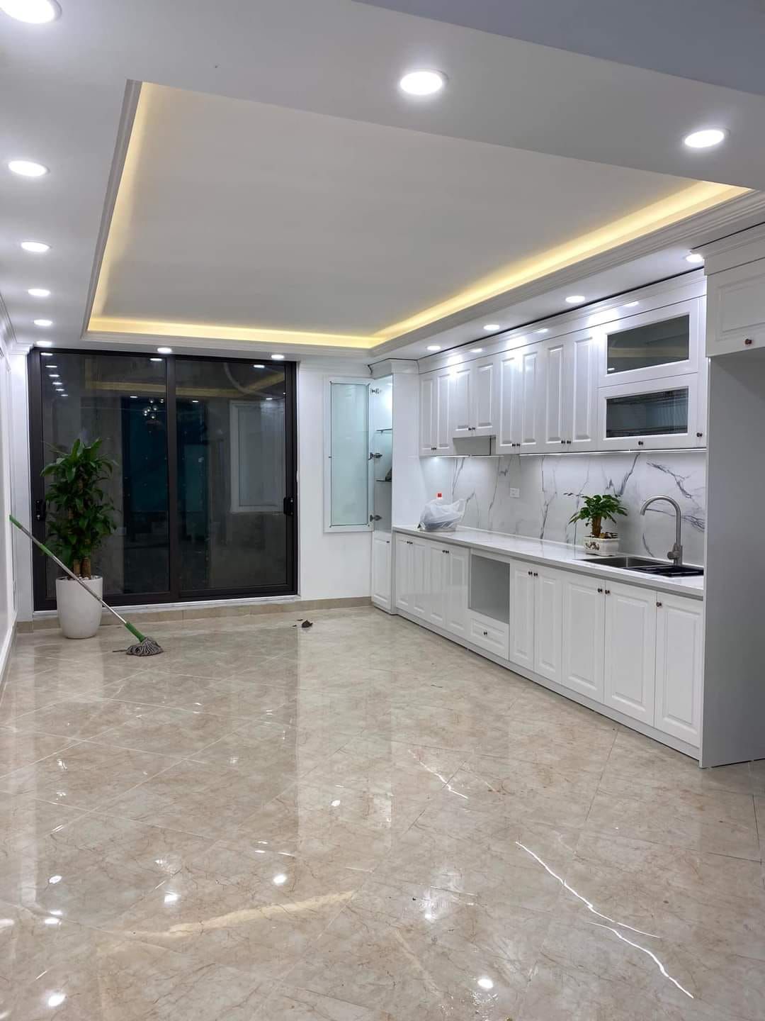 Bán nhà chính chủ quận Thanh Xuân Ô tô qua nhà DT 45m2 MT 3.8m Anh chị vui lòng LH 0977752057