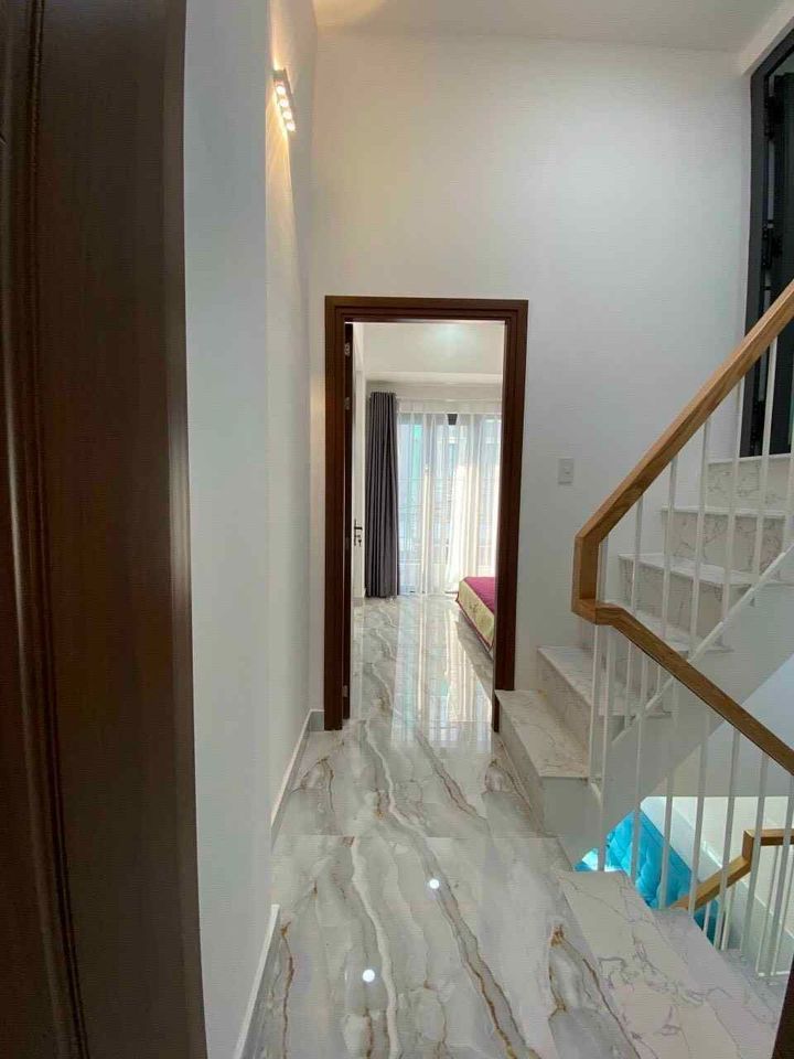Cần bán căn nhà 252/PHẠM VĂN CHIÊU, P.9, GV Nhà trệt, lầu, 2 phòng ngủ, 2 toilet, giếng trời