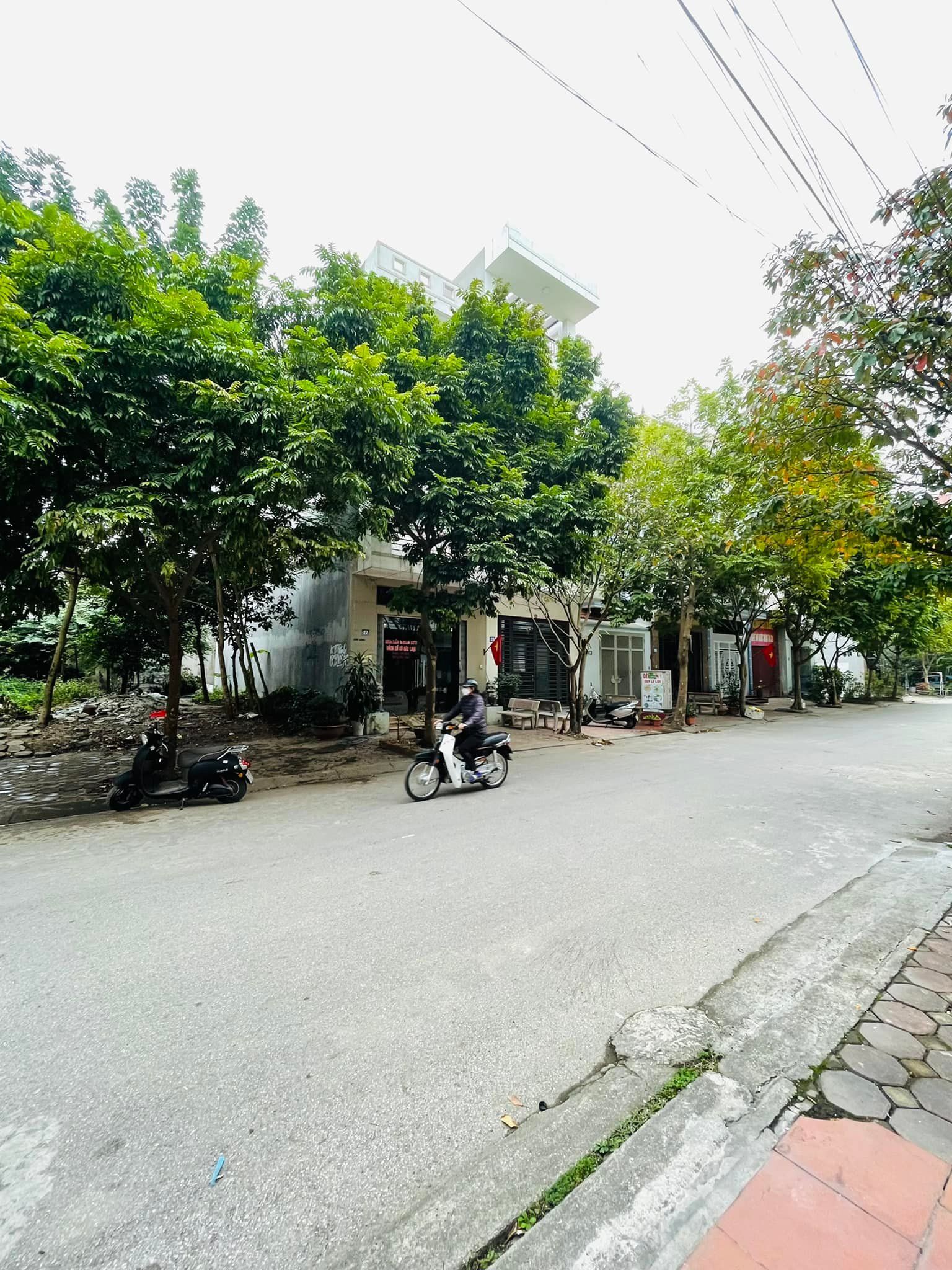 E có lô đất Đường Nguyên Hồng, P. Ngô Quyền Cần Bán Gần trường THPT Thái Thuận Đường rộng đẹp