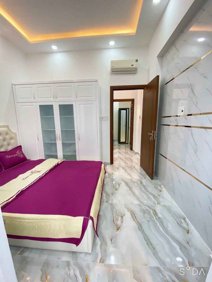 Cần bán căn nhà 252/PHẠM VĂN CHIÊU, P.9, GV Nhà trệt, lầu, 2 phòng ngủ, 2 toilet, giếng trời