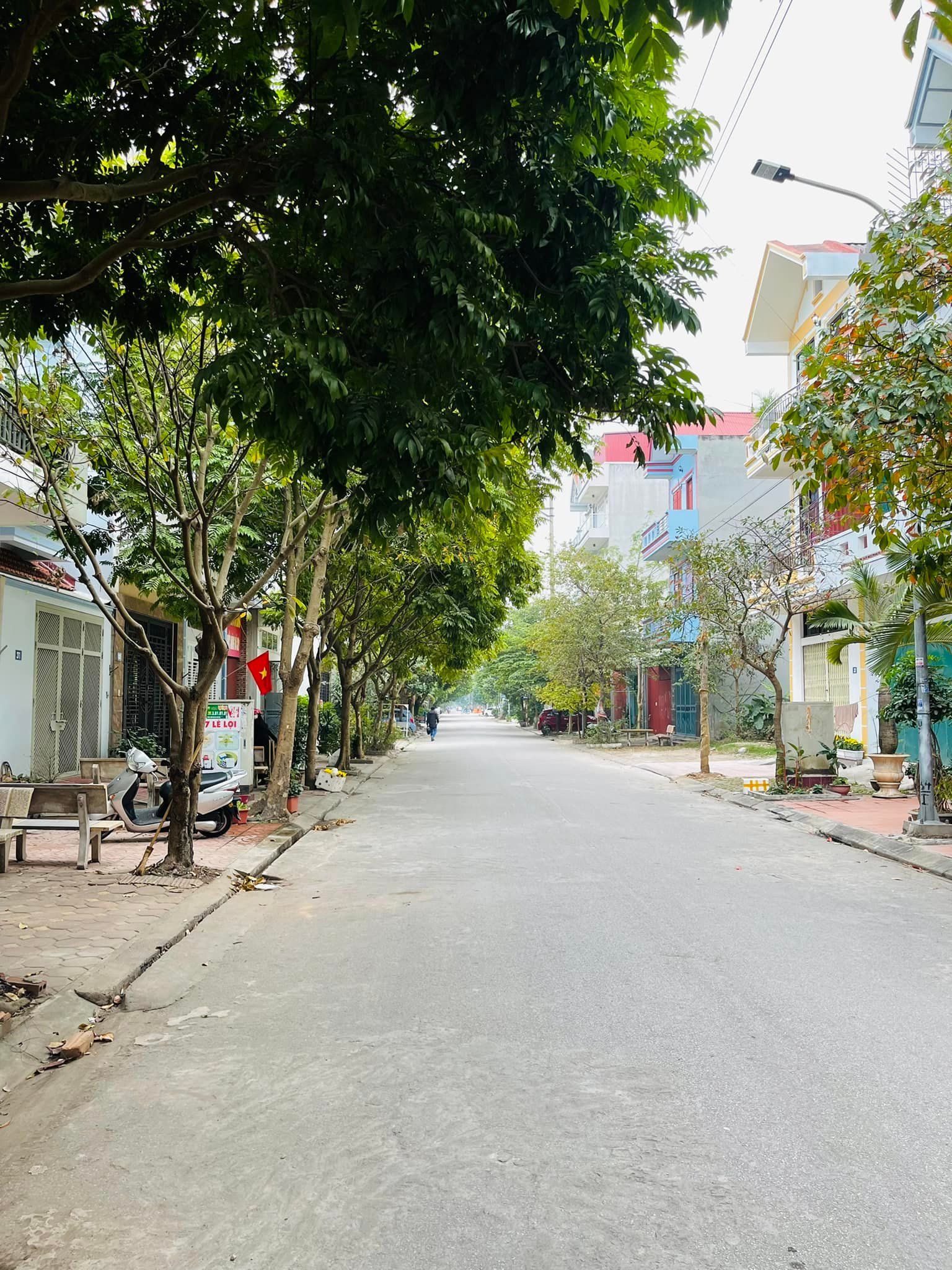 E có lô đất Đường Nguyên Hồng, P. Ngô Quyền Cần Bán Gần trường THPT Thái Thuận Đường rộng đẹp