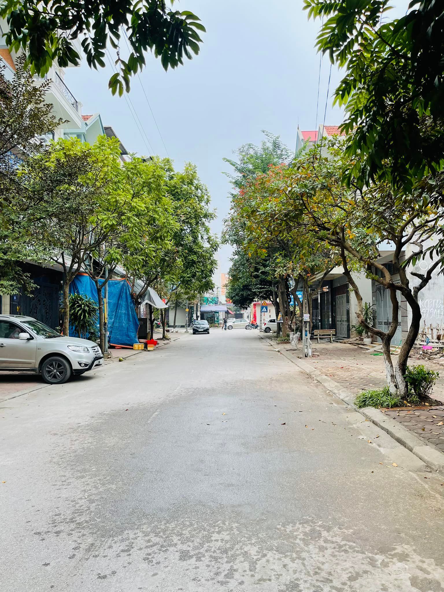 E có lô đất Đường Nguyên Hồng, P. Ngô Quyền Cần Bán Gần trường THPT Thái Thuận Đường rộng đẹp