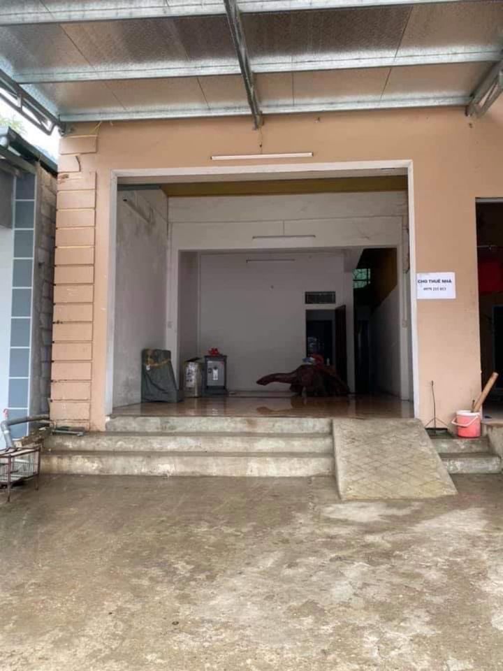 Cho Thuê Căn nhà cấp 4 mặt đường chính Quảng Trường thị trấn Quảng Uyên Diện tích 5,2x28m (160m2)