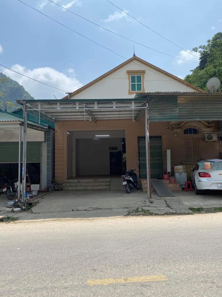 Cho Thuê Căn nhà cấp 4 mặt đường chính Quảng Trường thị trấn Quảng Uyên Diện tích 5,2x28m (160m2)