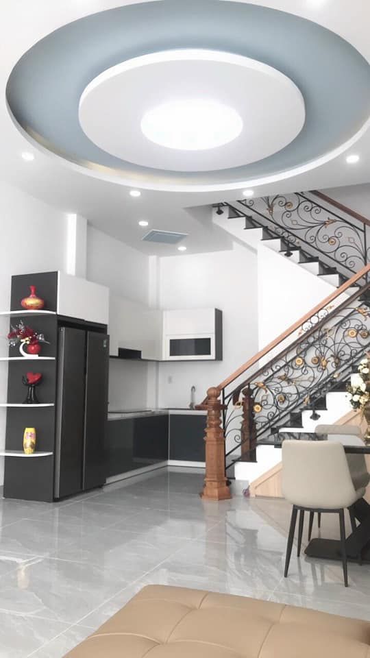 Bán nhà mặt tiền Nguyễn thị Minh Khai mới xây kế bên cổng chợ Bình Điềm và trường TH Phú Hoà 2