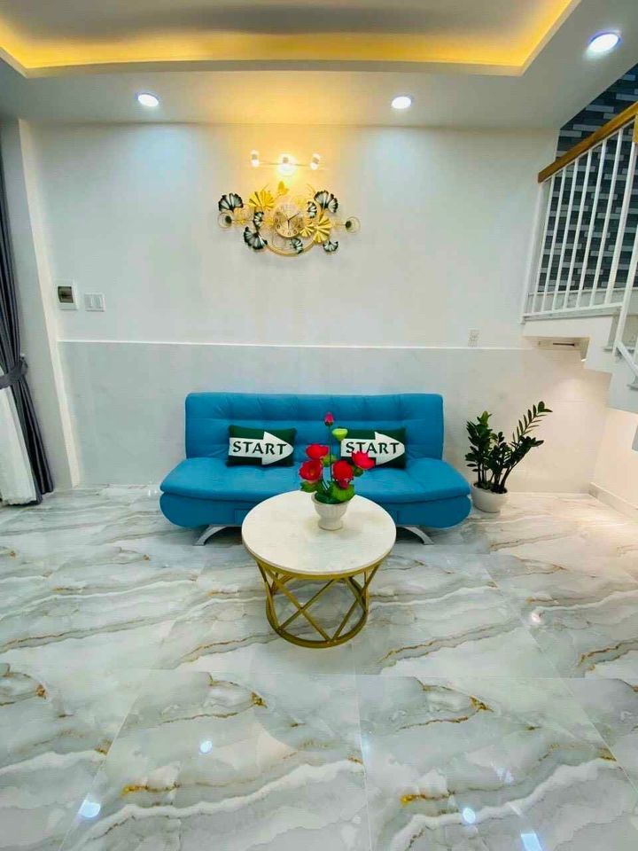 Cần bán căn nhà 252/PHẠM VĂN CHIÊU, P.9, GV Nhà trệt, lầu, 2 phòng ngủ, 2 toilet, giếng trời
