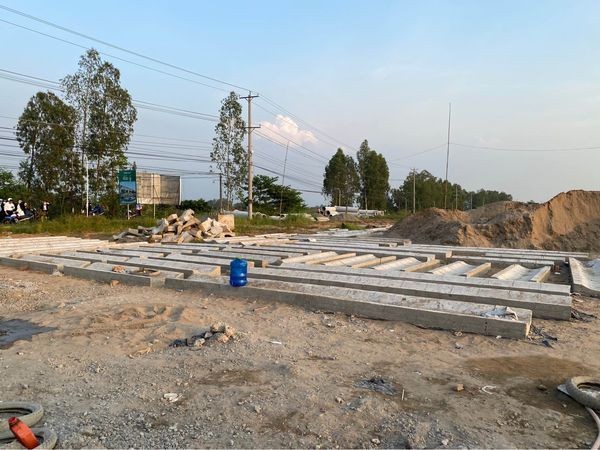 Bán nền tại An Thạnh Trung huyện Chợ Mới cách thành phố Long Xuyên 7p đi xe Diện tích 5x16m; 5x22
