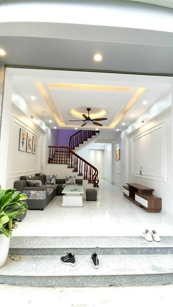 CC gửi bán nhà 3 tầng hướng Tây mới xây tại TP Hải Dương Ô tô đỗ cửa Ngõ 166 Vũ Hựu p. Thanh Bình